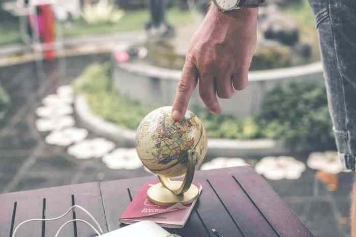 How to Travel Sustainably: 10 Tips for Eco-Friendly Travel