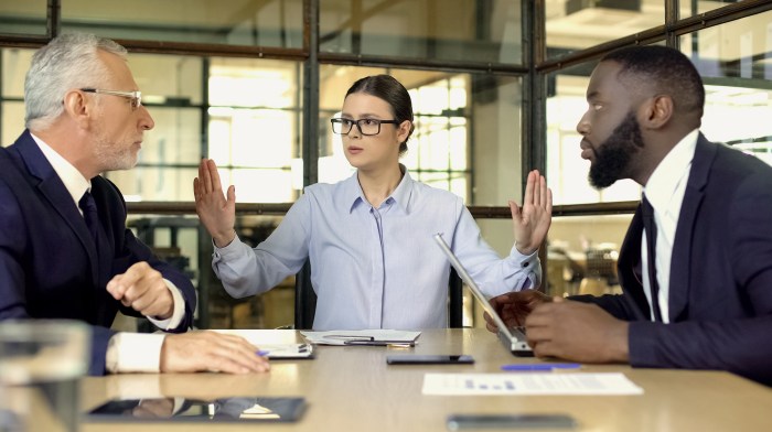 How to Deal with Workplace Conflict: 5 Strategies for Resolving Disputes